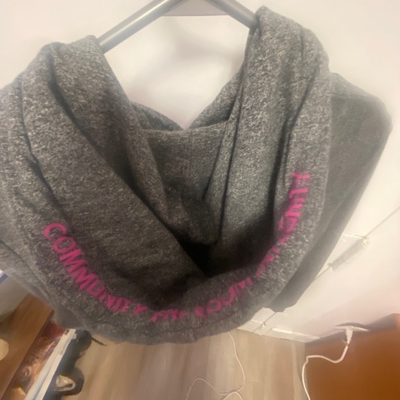 Roots X boy meets girl hoodie - Picture 8 of 8